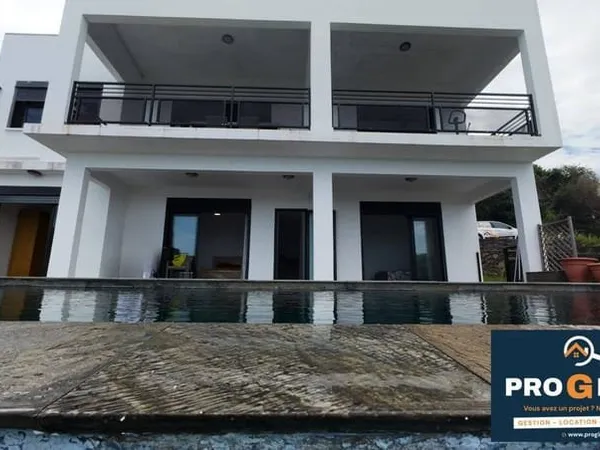 Maison 7 pièces 200 m²