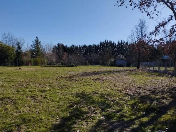 Terrain constructible 583 m²