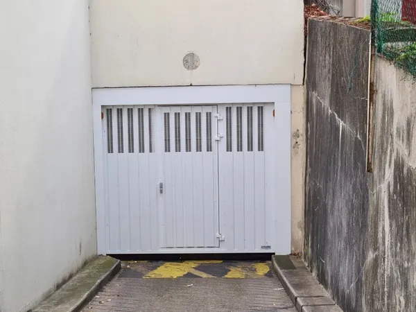 Loue Garage/Box Saint-Maur-Des-Fossés - 12m²