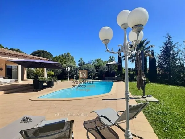Villa 7 pièces 185 m²