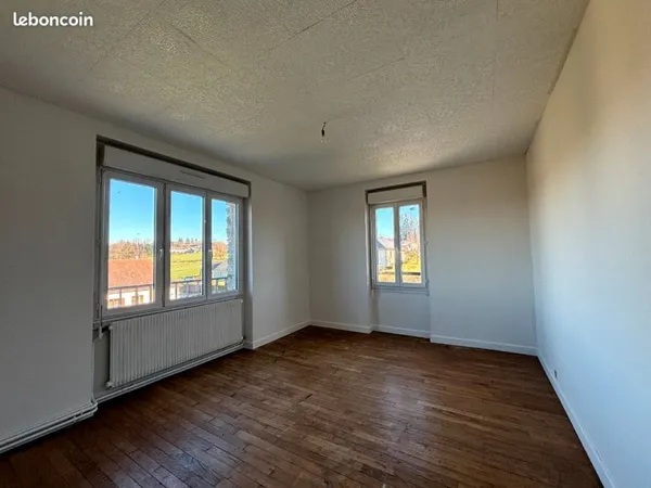Location Lubersac appartement spacieux et lumineux