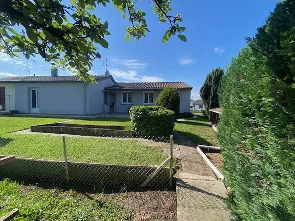 AY SUR MOSELLE: Beau Plain pied F5/6 avec jardin.