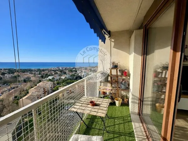 Appartement T3 rénové avec extérieur et vue mer Marseille 9e