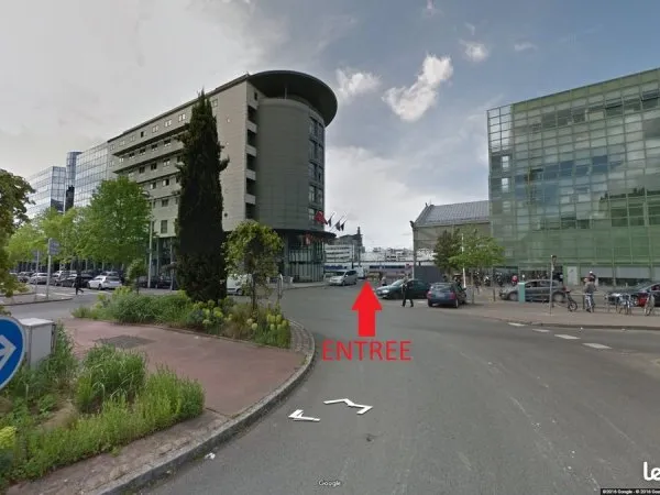 Place de parking gare de Tours
