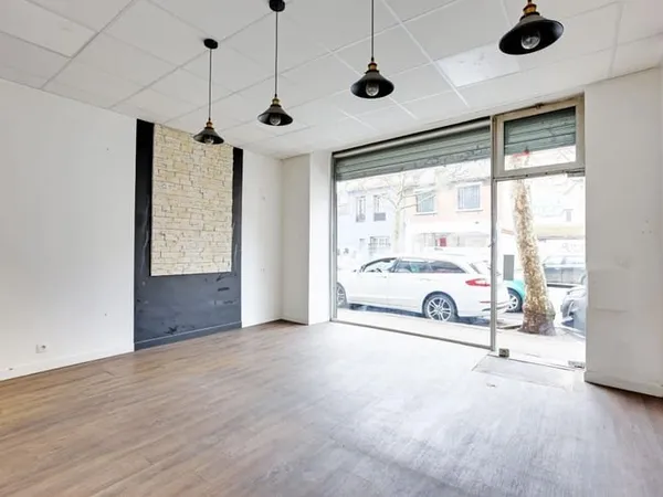 MONTREUIL - CROIX DE CHAVAUX - 48,30 m² Loi Carrez - TERRASSE DE 10M2