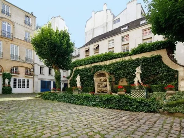 Bureaux 272 m²
