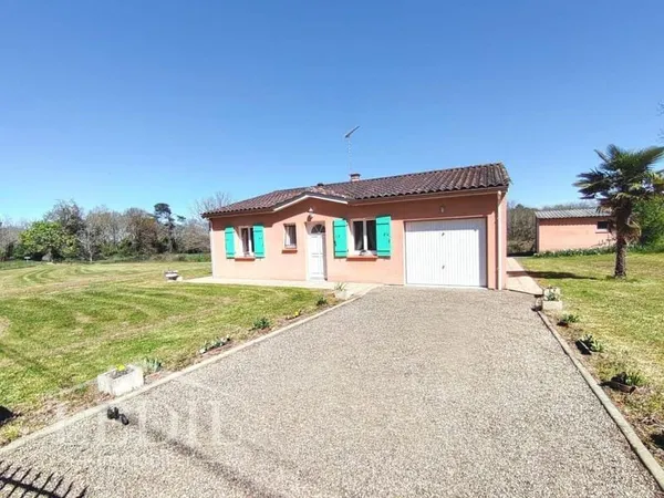 Maison individuelle avec garage à la campagne