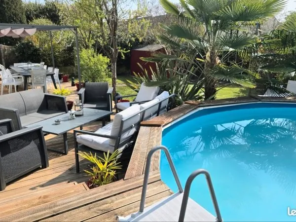 Grande maison familiale de 240m2 avec jardin terrasse et piscine- Ste Radegonde 👉🏠 Grande maison fam