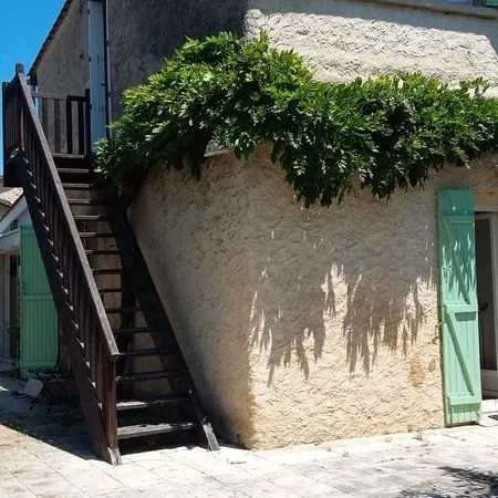 Studio meublé à louer