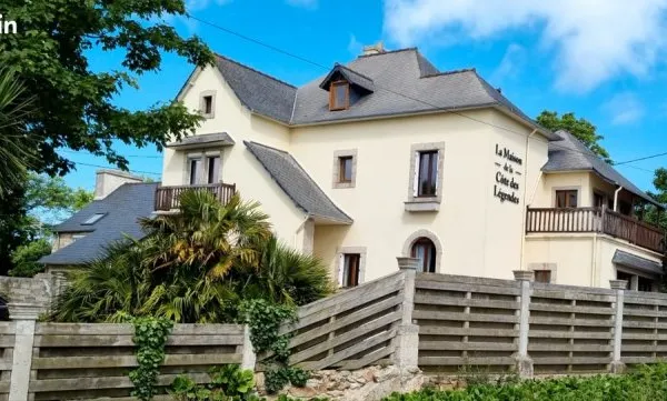 Maison 245 m² - 10 pièces, 7 chambres + studio