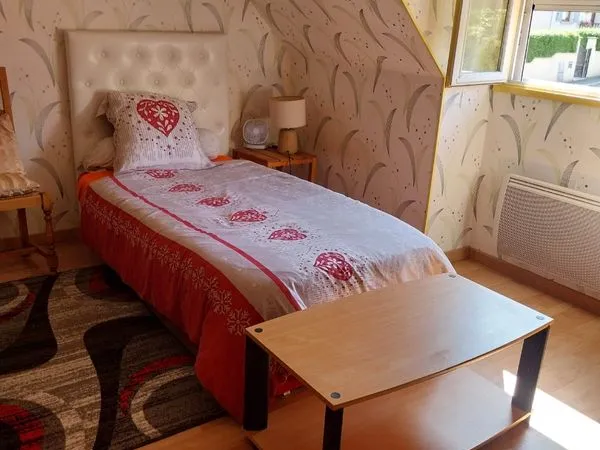 Chambre meublée