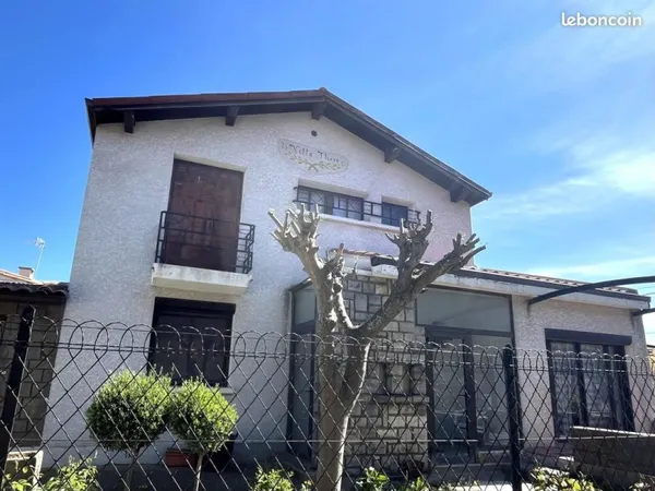 Pavillon 8 pièces 193 m²