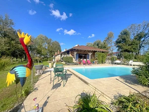 Maison 7 pièces 260 m²