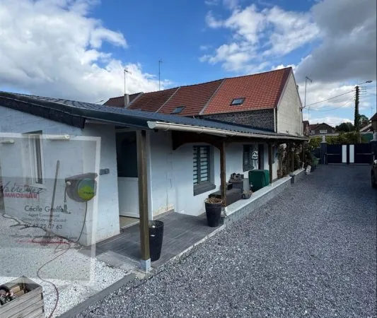 Jolie maison semi-individuelle