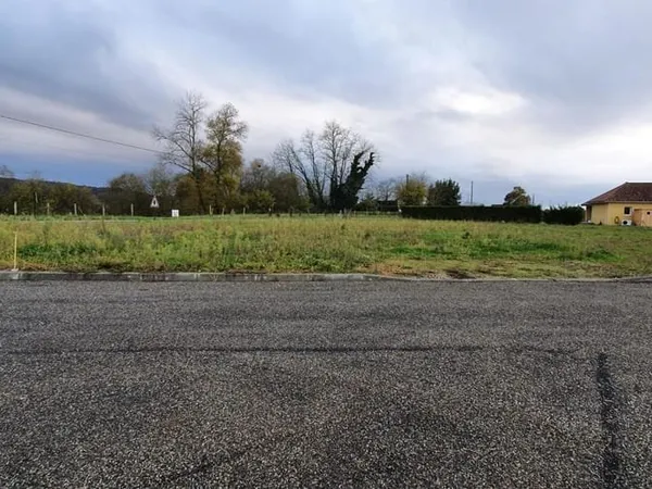Terrain 1407 m²