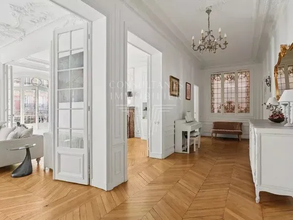 Vends t6 et plus - 197.66m² - Paris 16ème