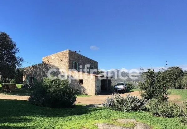 EXCLUSIVITE : Proche de L'ILE ROUSSE, Plaine du Reginu, propriété en pierre T5 161 m² sur 1.96 ha de