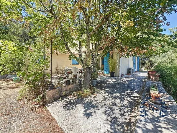 Maison sur 10752 de terrain