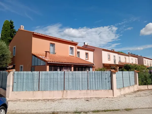 LA GARDE charmante maison familiale, proche de toutes commodités