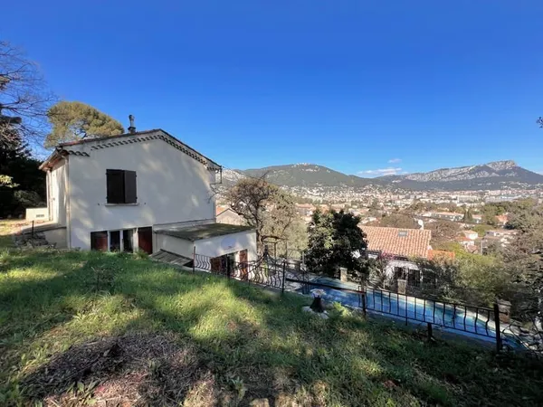 Maison avec vue dominante Parcelle Terrain 1255m2 Toulon - La Serinette