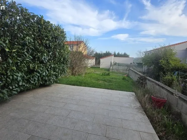 Location | Maison T5 | 5p | 4ch | 91 m² | Givors | Expo Est | Terrasse · Jardin
