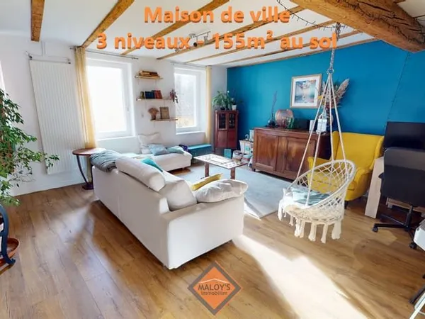 Maison de ville 4/5 chambres - calme et vie de village - Sai