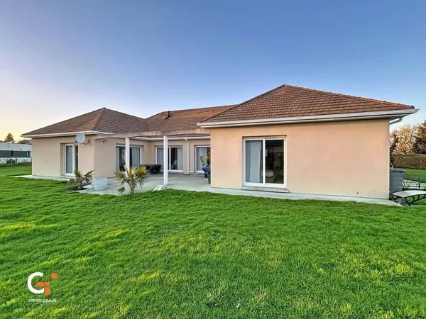 Maison de plain-pied 7 pièces 215 m²