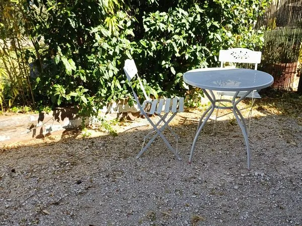 Studio meublé ds villa
