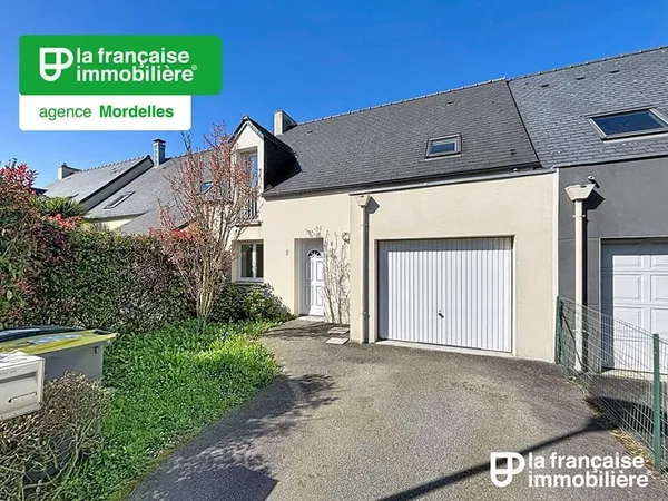 A VENDRE - BRUZ - maison mitoyenne - garage et terrain