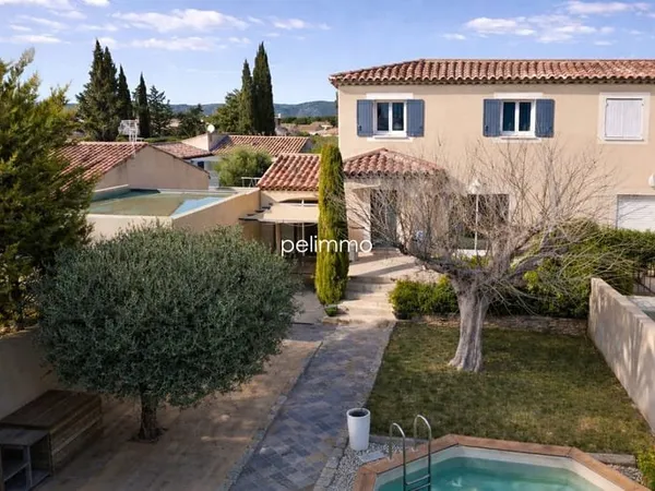 Maison 4 pièces 100 m2 JARDIN PISCINE PARKING