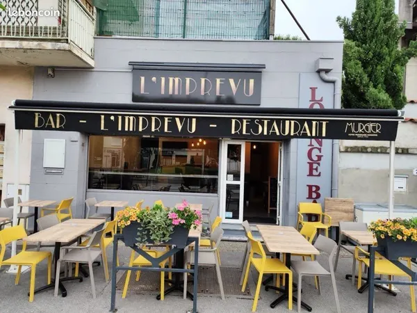 Bar licence 4 + terrasse +PMU/FDJ-centre de Roussillon (38)-ideal couple