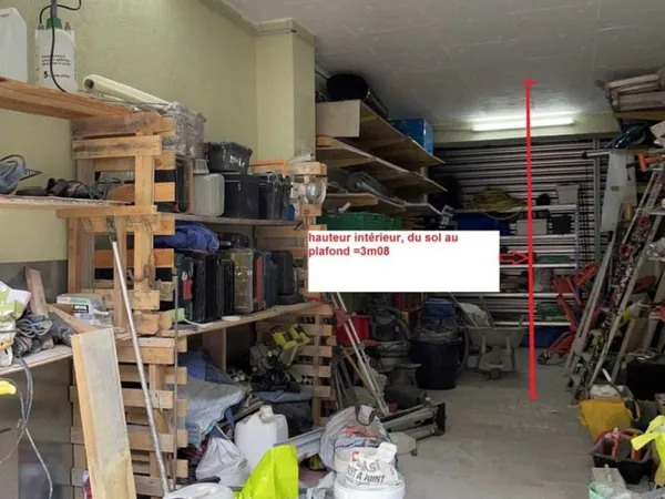 Garage/box square charles michels , centre ville de Grenoble , à 55 000€.