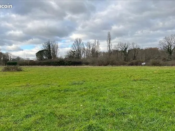 Terrain 816 m² Guitres
