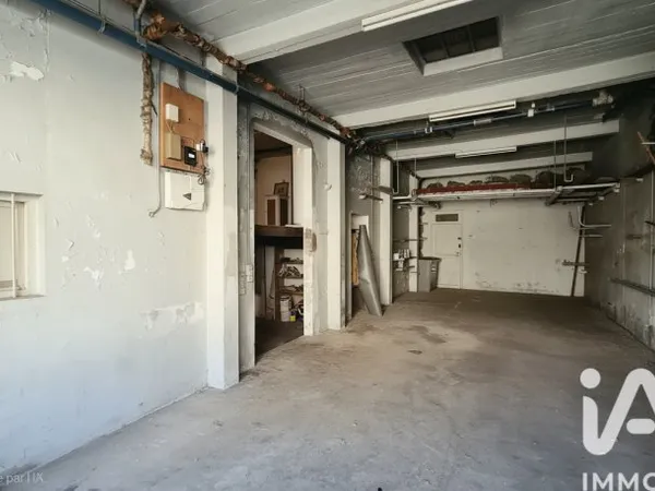 Parking 90 m²