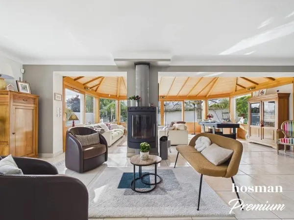 Superbe maison 7 pièces en fond d'impasse avec jardin et deux garages - Saint-Sébastien-sur-Loire