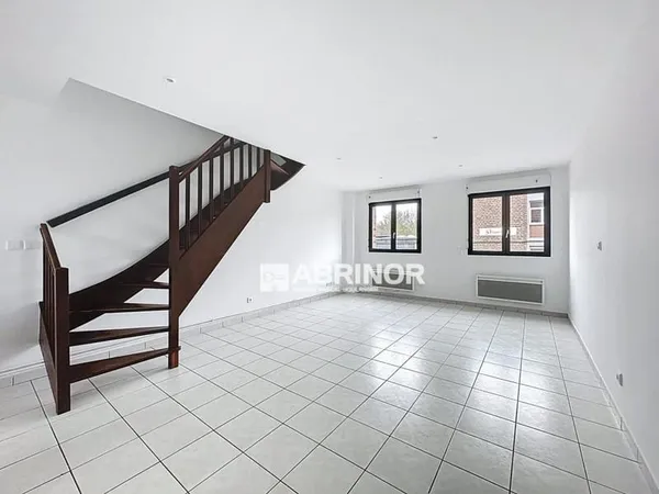 APPARTEMENT 2 CHAMBRES - PLACE DE PARKING SECURISEE