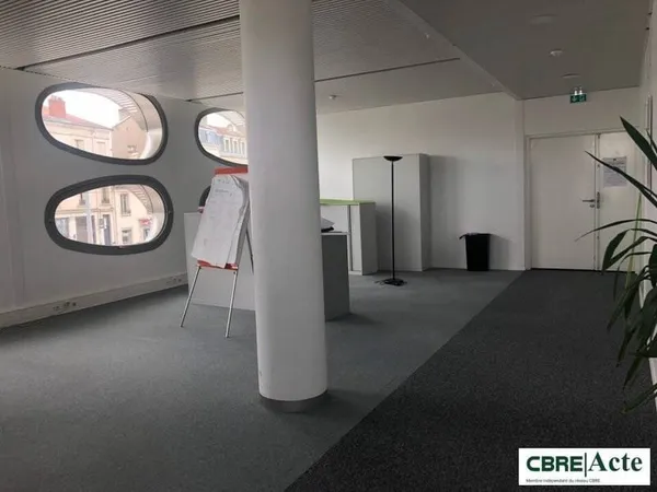 Bureau 620 m²