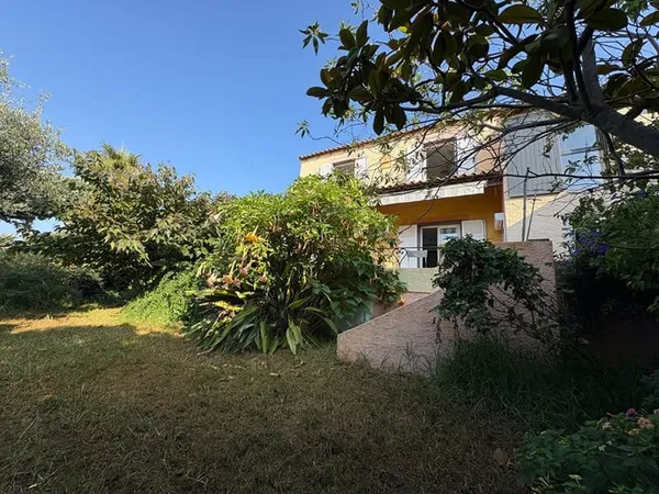 Villa avec studio indépendant et piscine