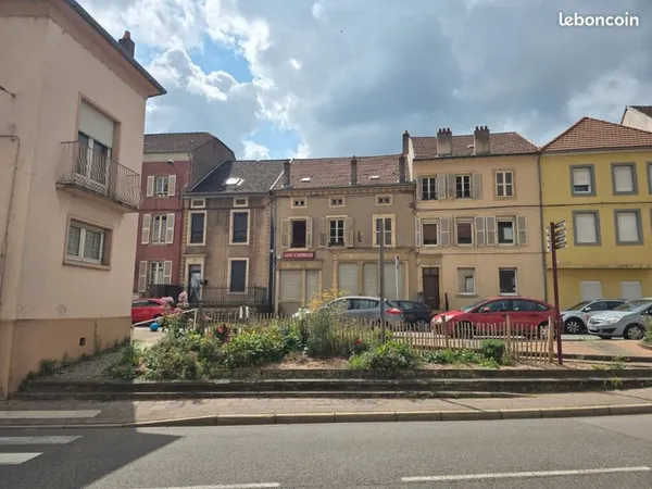 Maison à rénover de 303m² sur 2a30ca