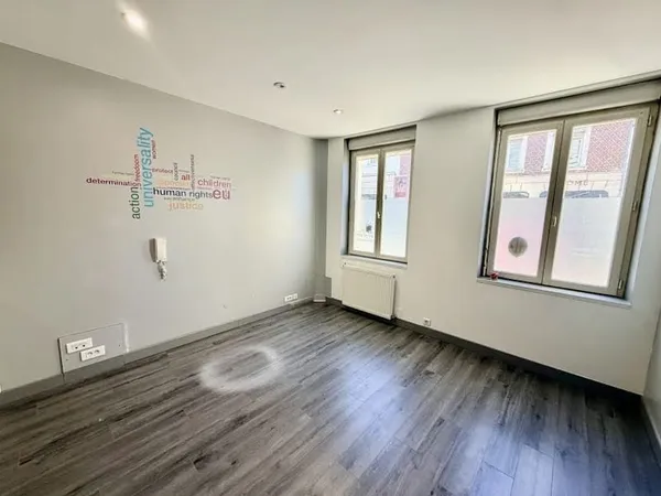 Local 4 pièces 72 m²