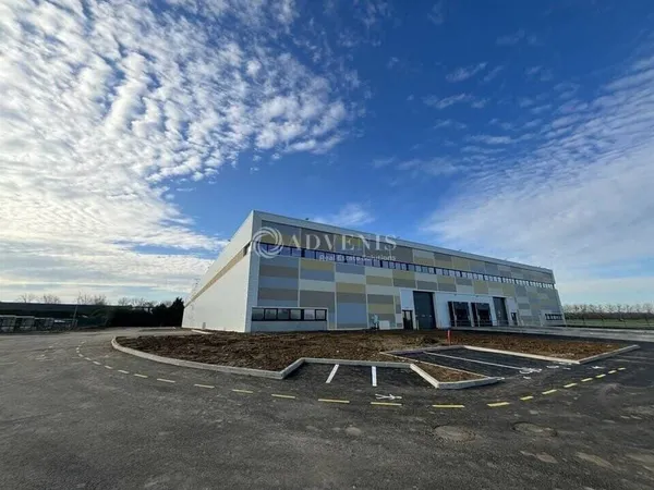 Entrepôt 4684 m²