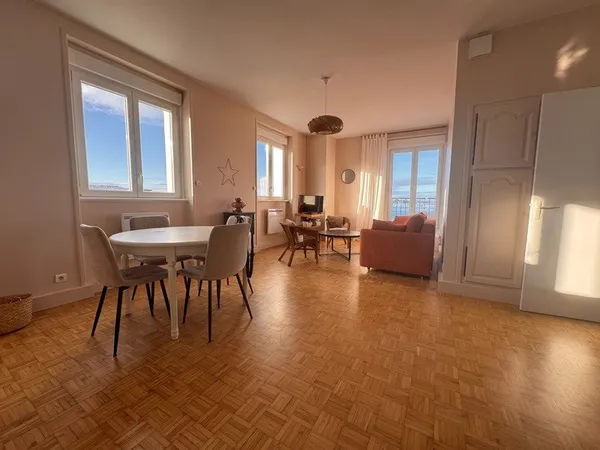 Exceptionnel. Appartement 1 chambre pieds dans l'eau Loctudy