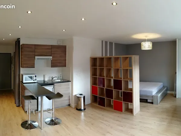 Grand studio meublé 33m² Jonelière avec parking en sous-sol