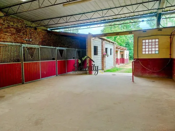 ? Propriété équestre d'exception avec maison Art Déco ?