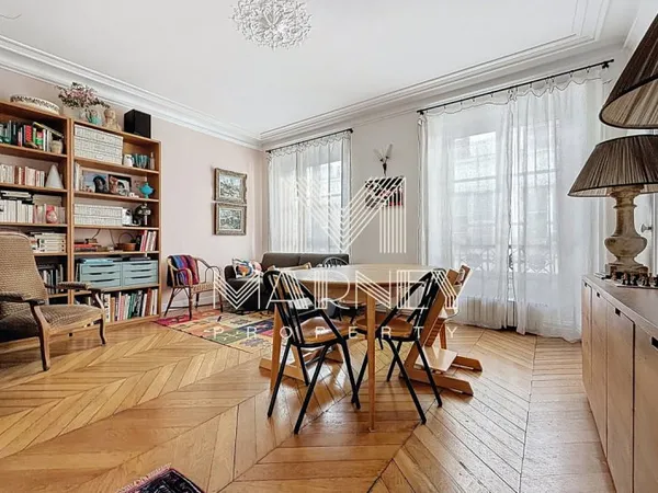 APPARTEMENT FAMILIAL RÉNOVÉ 4EME ÉTAGE AVEC ASCENSEUR ET P
