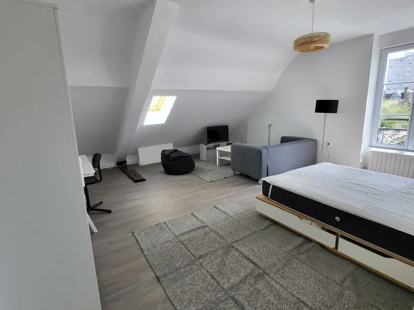 Loue appartement 60m² 2 pièces meublé à Poissy - dernier étage - Visites samedi 14 mars