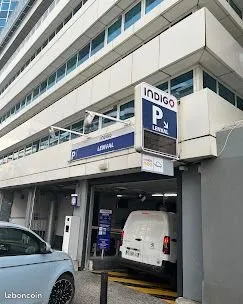 Place de parking déjà louée, offrant des revenus immédiats