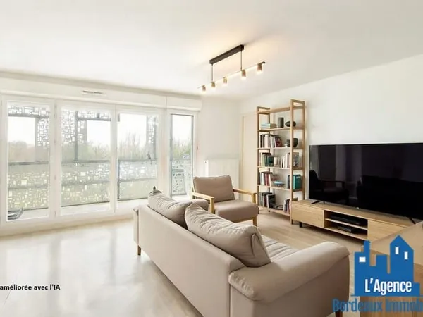 EXCLUSIVITÉ ! VILLENAVE D'ORNON - APPARTEMENT TYPE 3 D'ENVIRON 64 M² AVEC UN BALCON DE 18 M² + PLACE