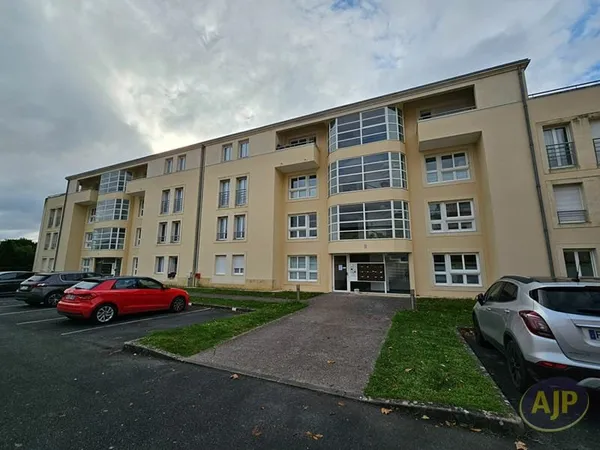 Appartement Saintes 3 pièce(s) 86.90 m2