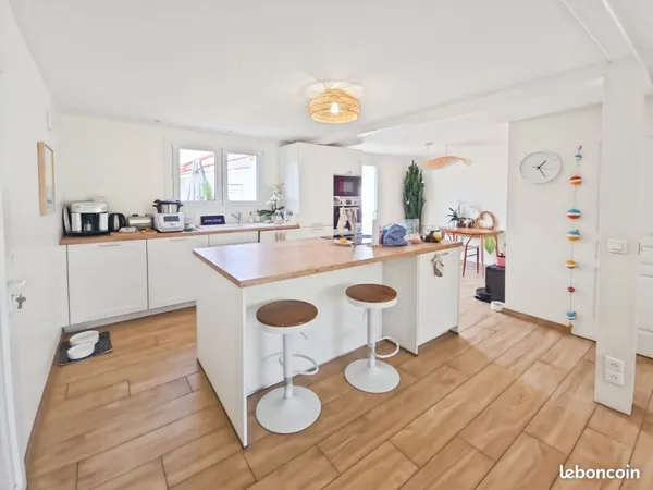 Maison 93m2 rénovée au calme proche des commodités à Canéjan - La House